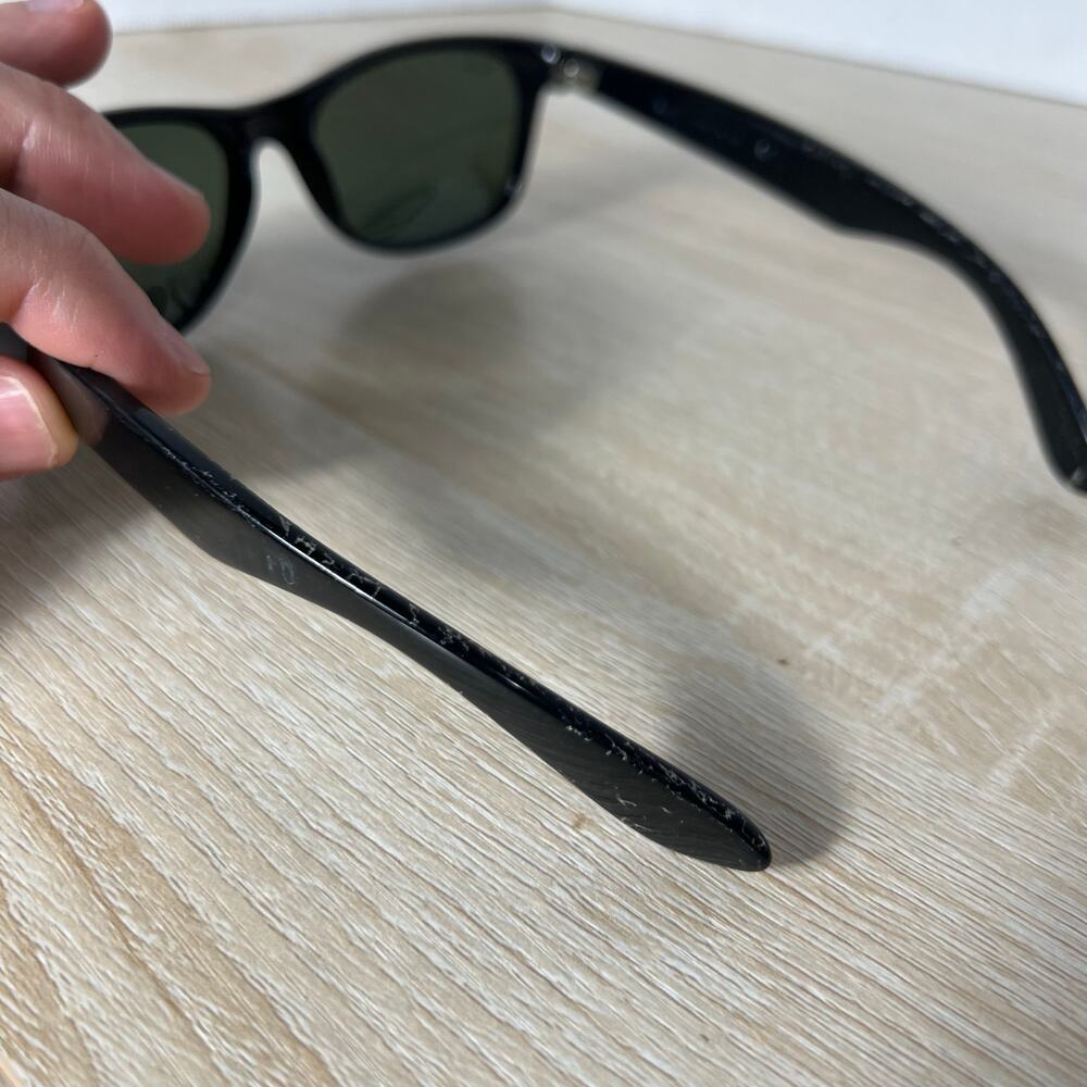 Ray-Ban RB2132 New Wayfarer 901 Sunglasses Black DAMAGED 55-18 Italy - Picture 9 of 16